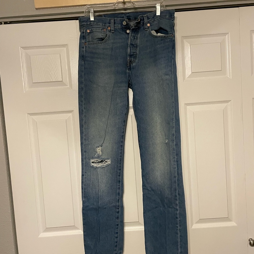 NWOT Levi's 501 Ripped Jeans